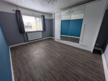 2 bedroom bungalow to rent - Photo 2