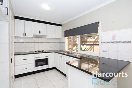 Spacious 4-Bedroom Home in Mill Park - Photo 3