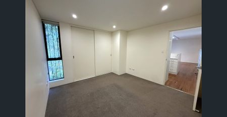 Modern, spacious and perfectly positioned in the heart of Redfern - Photo 3