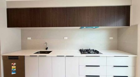 West Harbour, 3 bedrooms - Photo 2