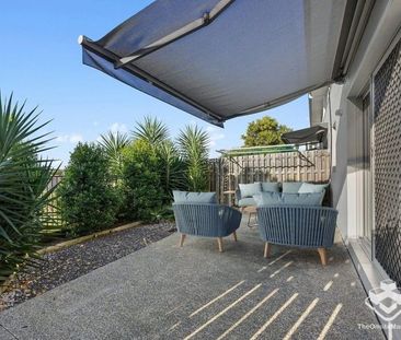 Well positioned Townhouse - Photo 1