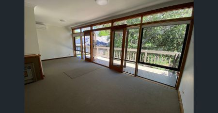 Spacious 3 BR townhouse in quiet Eastern Suburb location within Marryatville High School Catchment and overlooking Tusmore Park - Photo 2