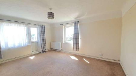 Roberts Road, Southampton, SO15 - Photo 2