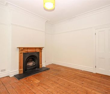5 bedroom detached house to rent - Photo 2