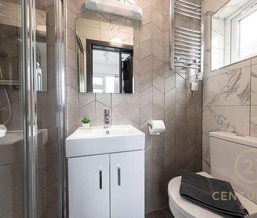 Park Lane, UB4 - Photo 5