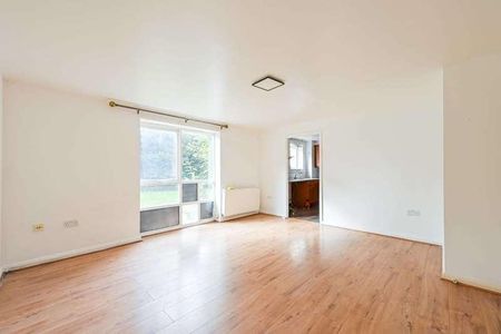 Albatross Close, Beckton, E6 - Photo 2