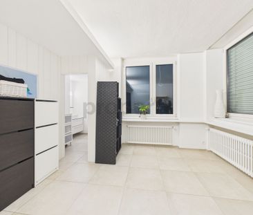 SHARED ROOM IN A MODERN APARTMENT WITH A LARGE TERRACE CENTRALLY LO... - Photo 4