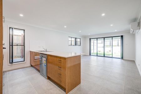 Lovely Family Home - Photo 2