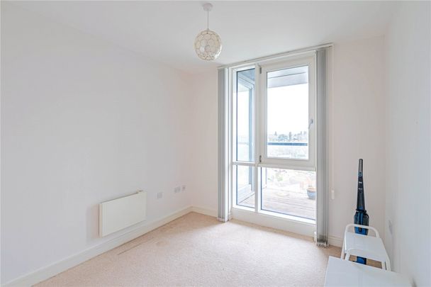 2 bed Flat for rent - Photo 1
