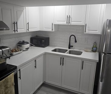 For Lease - 1372 Rebecca Street, Oakville, Ontario - Photo 4