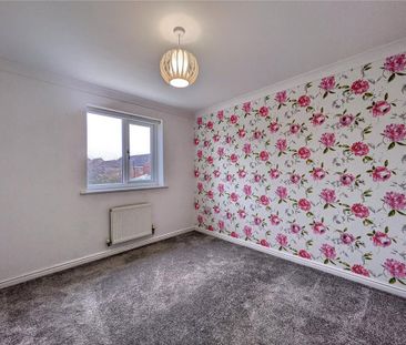 4 bedroom detached house to rent - Photo 4