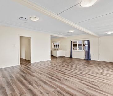 Spacious Three-Bedroom Apartment with City & River Outlooks - Photo 2