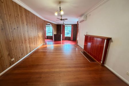 30 View Street, Hampton Park VIC - Photo 3