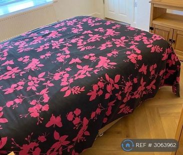 1 bedroom in a house share to rent - Photo 3