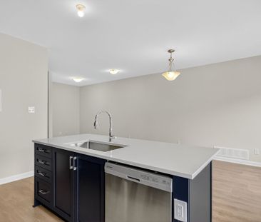 For Lease - 525 Woodlily Private, Kanata, Ontario - Photo 4