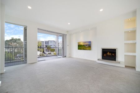 Upmarket Three-Bedroom Home Parnell - Photo 5