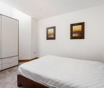 41 The Pine Winter Garden Pearse Street Dublin 2 - Photo 4