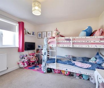 3 bedroom end of terrace house to rent - Photo 4