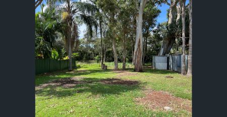 Easy-Care Island Living in a Fully Fenced Cottage - $450pw - Photo 4