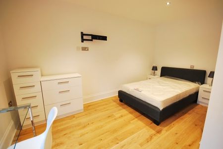 2 Bed - Grainger Street, Newcastle - Photo 2