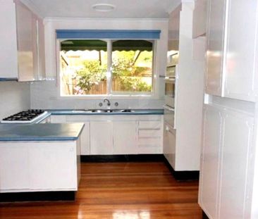 2/18 Hazel Street, Camberwell - Photo 1