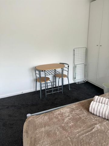 Property to rent - Photo 5