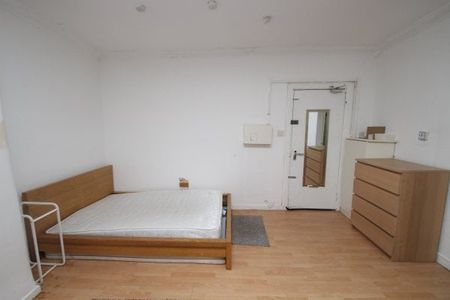 Oakfield Avenue, Glasgow, G12 - Photo 3