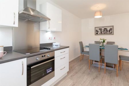 3 bedroom semi-detached house to rent - Photo 5