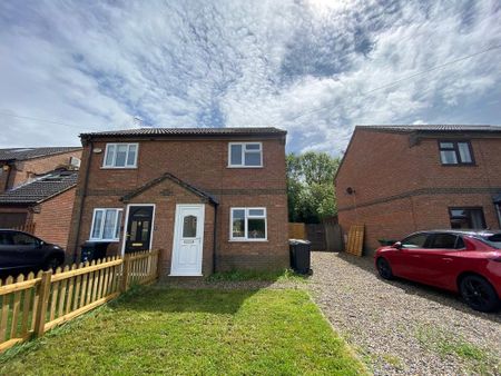 2 bedroom semi-detached house to rent - Photo 5