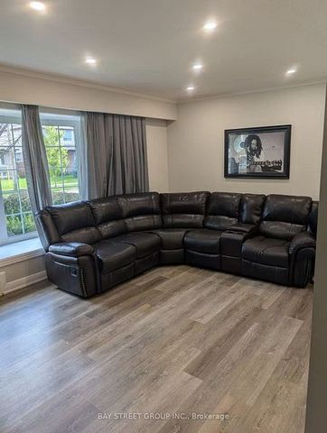 For Lease - 8 Storey Crescent, Toronto, Ontario - Photo 2