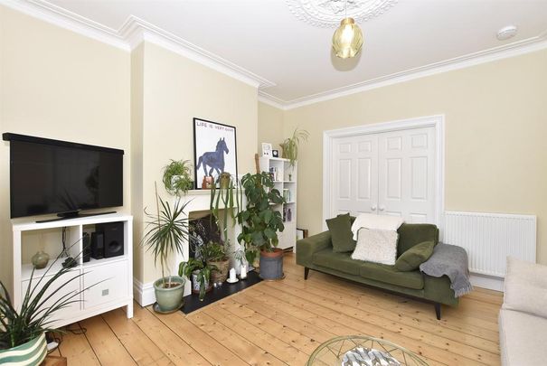 3 bedroom terraced house to rent - Photo 1