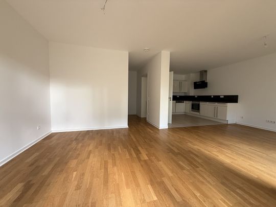 Attraktives RMH mit Terrasse, Garten und Dachstudio ***2 Balkone***EBK***GWC*** - Photo 1