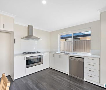 Modern Co-Living Home in Prime Byford Location - Private Room from ... - Photo 6