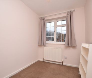 6, Hough End Gardens, Leeds, West Yorkshire, LS13 4HJ - Photo 4