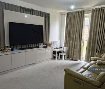 4 bedroom detached house to rent - Photo 2