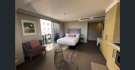 WAKE UP IN A BOUTIQUE RESIDENCE CLOSE TO STUNNING ALBERT PARK ***PLEASE NOTE THIS IS FULLY FURNISHED STUDIO APARTMENT** - Photo 5