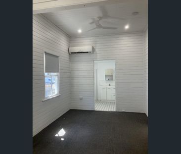 1/137 Fitzroy Street, Allenstown, Qld 4700 - Photo 2