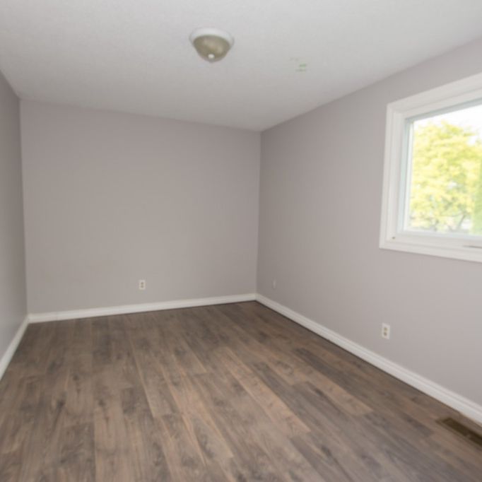 97 Hill Park Lane, St. Catharines - 3 Bedroom Main Unit - Photo 1