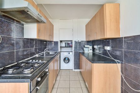Flat to rent - Brandon Estate, London, SE17 - Photo 4