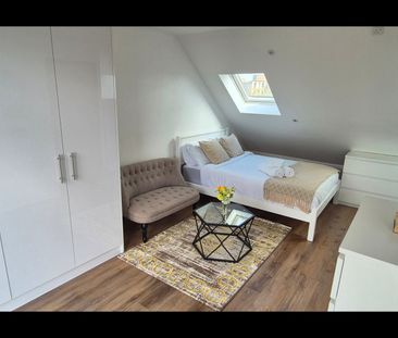 Studio Flat, Sparkbridge Road, HA1 - Photo 3