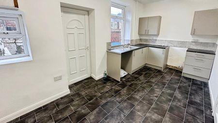 2 bedroom terraced house to rent - Photo 4