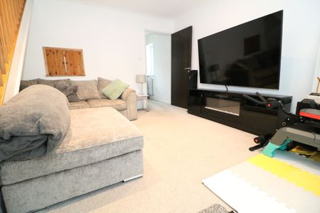 Elder Way North Holmwood, Dorking - 2 bedrooms Property for lettings - Seymours - Photo 2