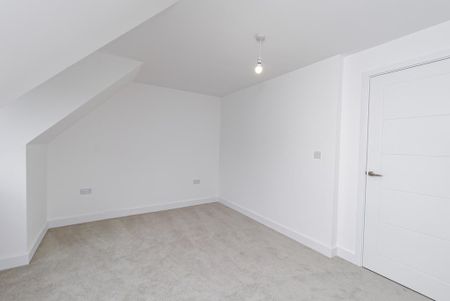 5 bedroom detached house to rent - Photo 3