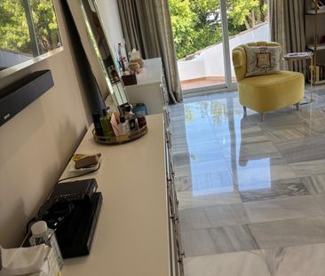 Detached Villa in El Paraiso - Photo 3