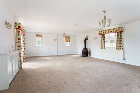 A barn conversion in a rural setting. - Photo 3