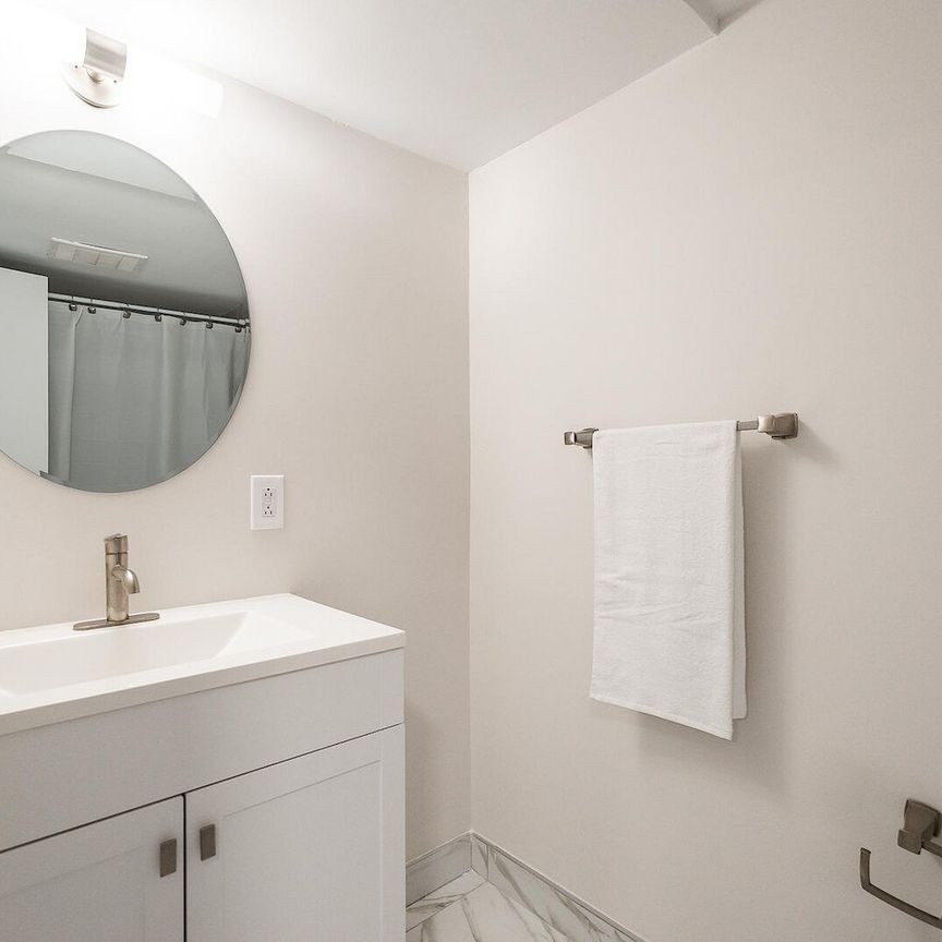 5311 Sherbrooke Ouest, Montréal, QC - Photo 1