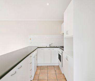 18 Mary Court, Mornington. - Photo 2