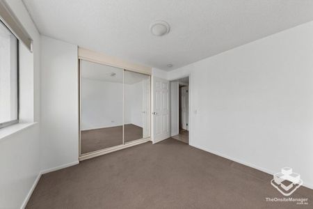Large unit with views - Photo 5