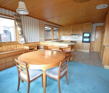 3 bedroom detached house to rent - Photo 3