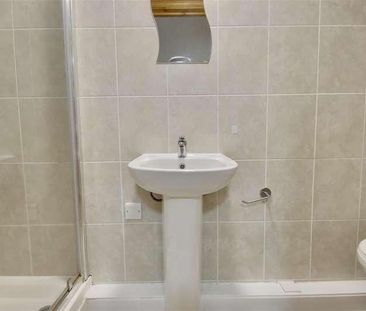 Sandringham Apartments, Osborne Road, Southsea, PO5 - Photo 6